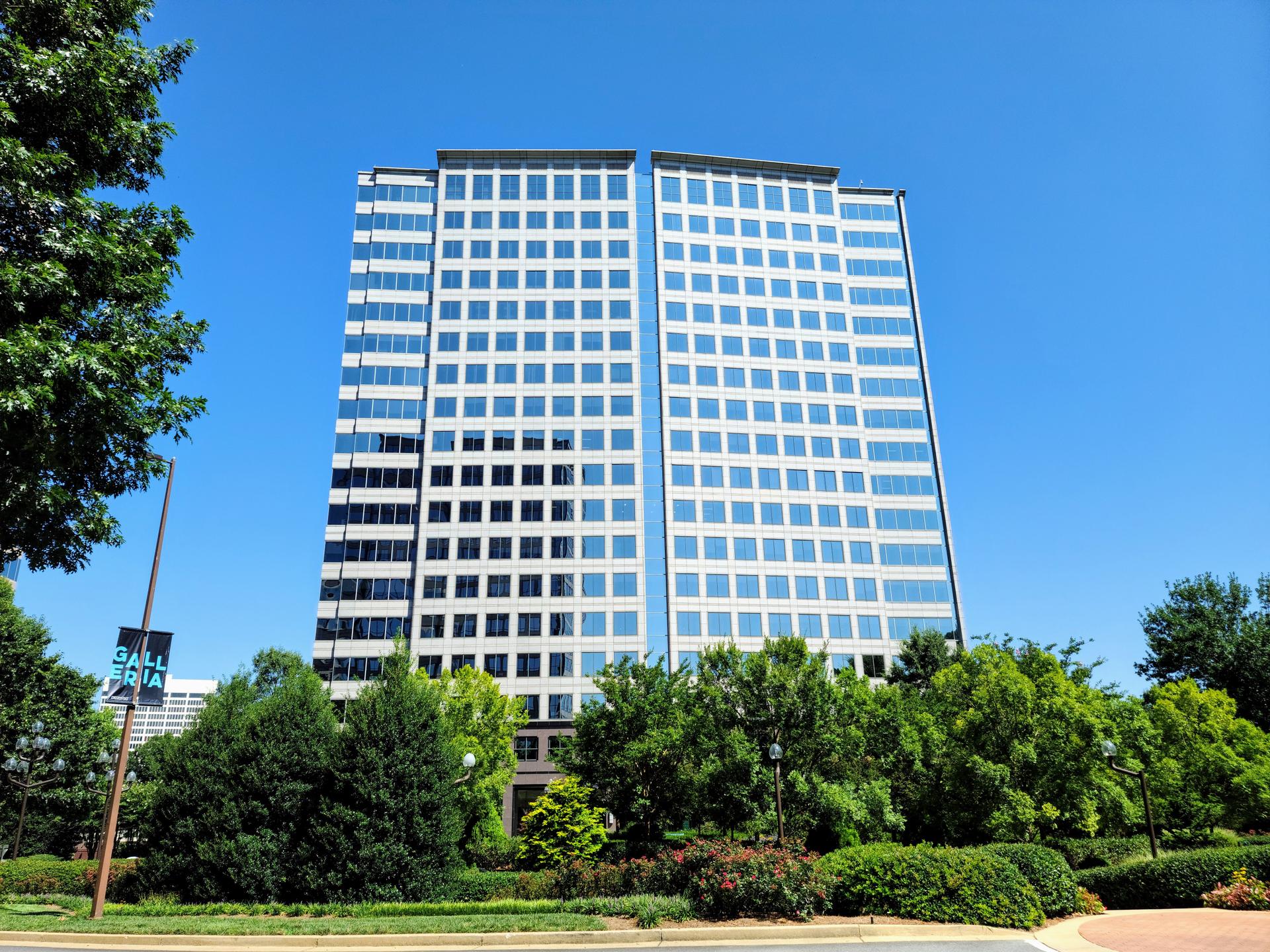 Galleria Parkway South East, Atlanta, Georgia/The United State - August 18, 2020 : Atlanta Galleria Office Park.